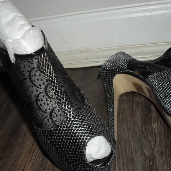 A silver and black mesh peep-toe high-heeled booties 9.5 (Pierre Dumas) - Picture 3 of 6